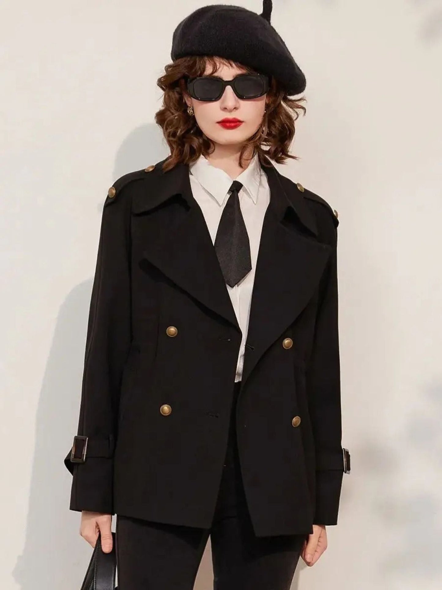 Wollen Damesjas Dubbele Knoopsluiting en Taillering – Warme Winterelegantie